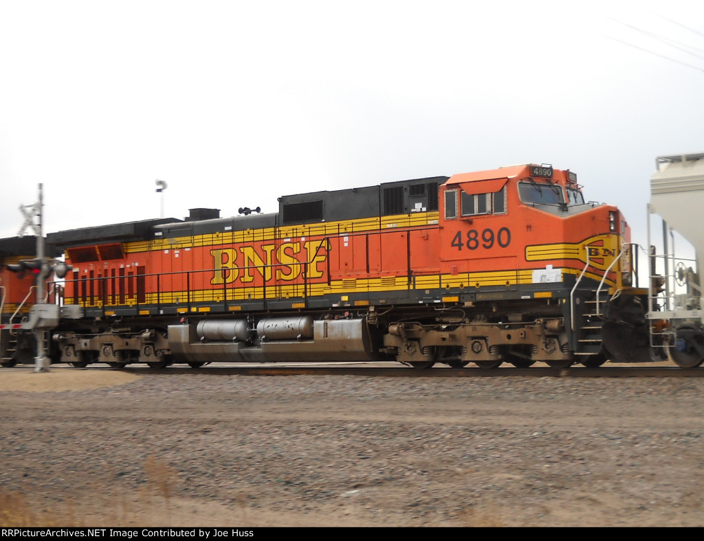 BNSF 4890